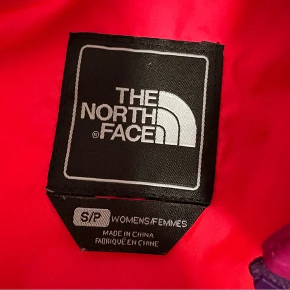 The North Face Fuchsia Women's Ski Jacket - Picture 6 of 11